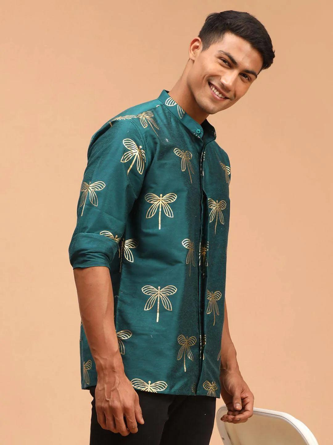 VASTRAMAY Men's Green Foil Print Shirt