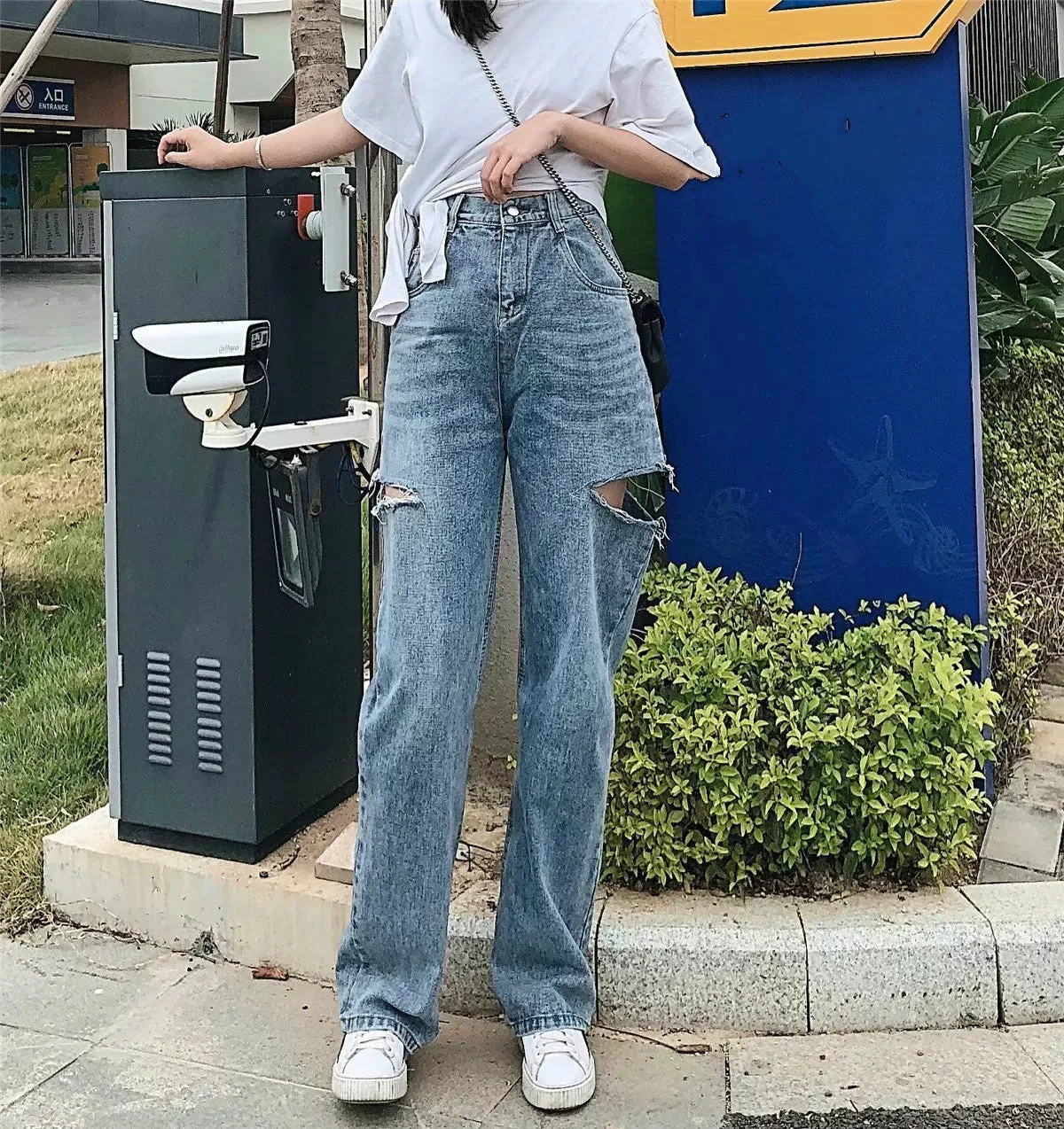 Women Stylish denim jeans high-waisted ripped loose fit wide-legged radish pants Long Trousers